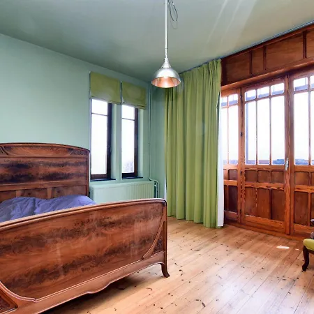 Holiday home A Beautiful Art Nouveau House With An Enormous Garden
